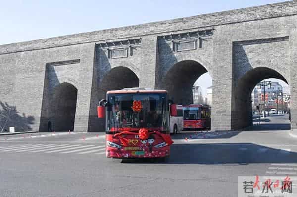 浪漫值拉满！公交婚车队惊艳亮相大同街头