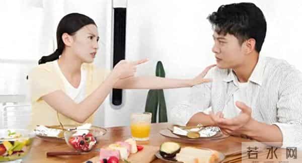 晚餐时老公问我，他遇更好的人咋办，我：离婚。他瞬间脸变得铁青