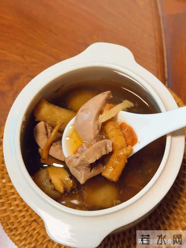 婆婆说再忙也别忘了煲这汤，老公说喝完整个人都舒服多了