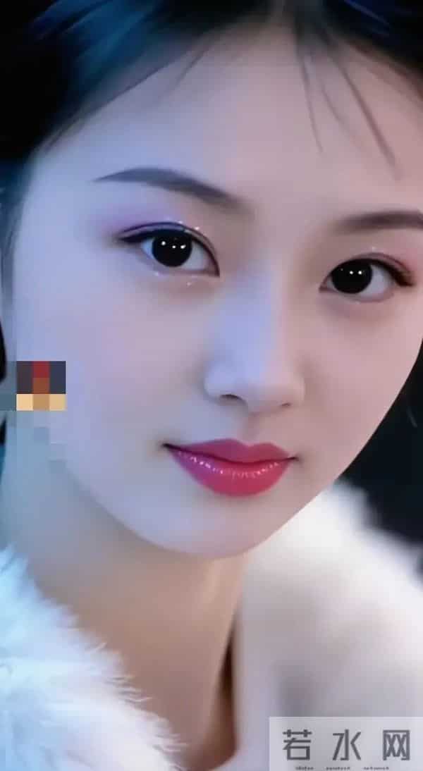 你眼底藏一湾春水，融我半生霜雪，将我此生滚烫的痴望，尽数收走