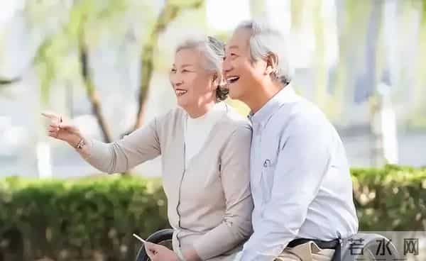 任何一个男性到了六十岁后,还有对异性的羡慕和追求,就不会老!