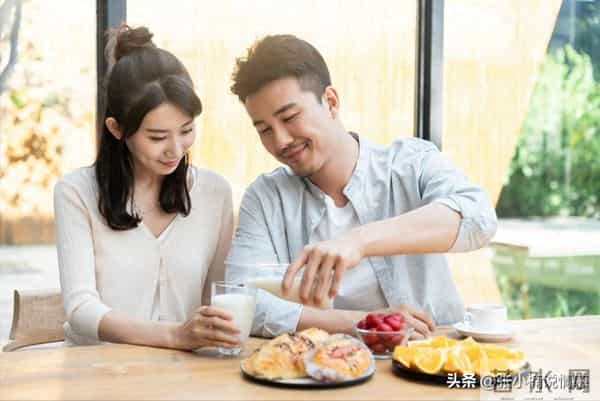 别不信,男人允许你碰他这些地方,就是爱上你了