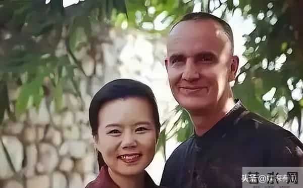 家花不如野花香？龚琳娜为挽回前夫送百件礼物，可惜难逃离婚结局