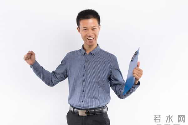 记住：一个男人活着最重要的事就三件，其余的无需在意。