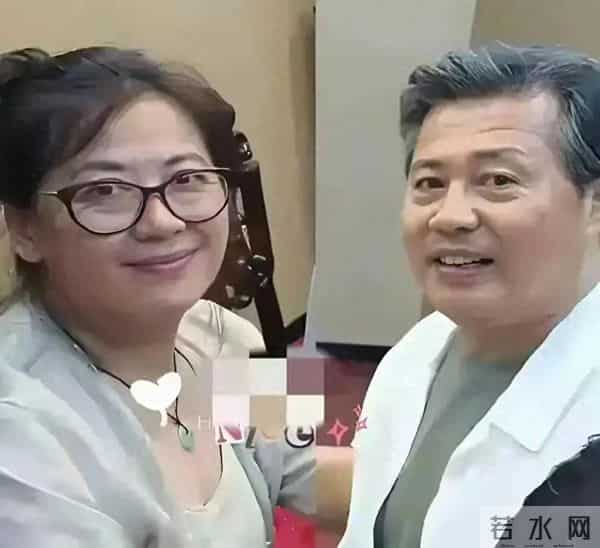 真是岁月不饶人呐,曾经的金童玉女也慢慢老去;看岁月不饶人啊!