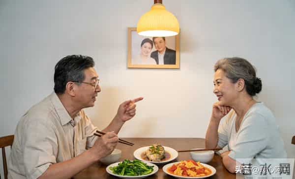 告别夫妻模式:“第三种关系”成中老年新选择,越处越舒心