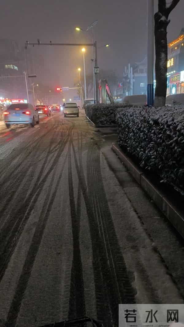 好爱这个冬天，好爱这场雪