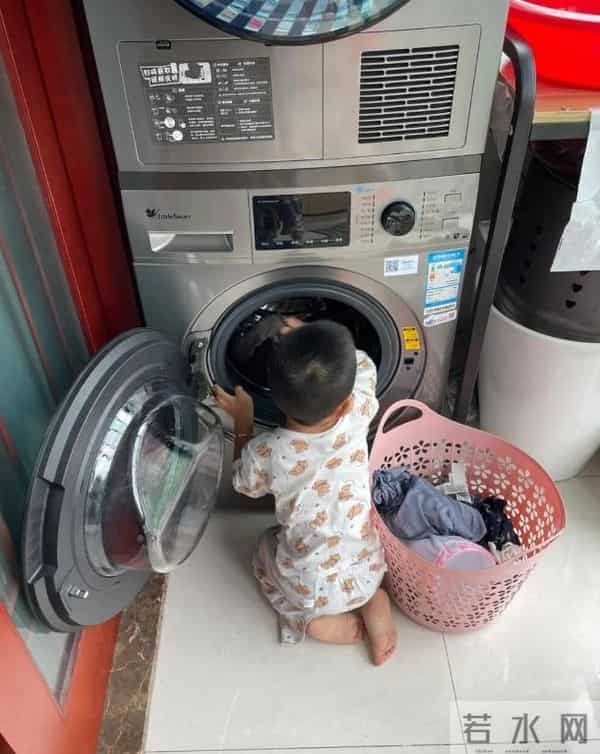 为什么年轻人都不用滚筒洗衣机了？听内行人说完，恍然大悟！