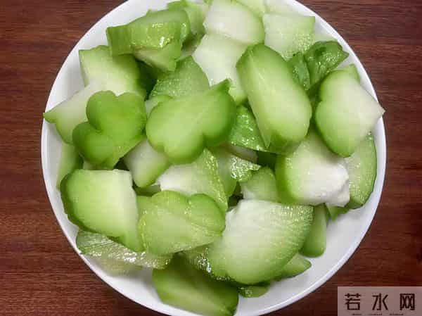 冬天使劲吃，硒是洋葱的50倍，被低估的“放心”菜，分享3种做法