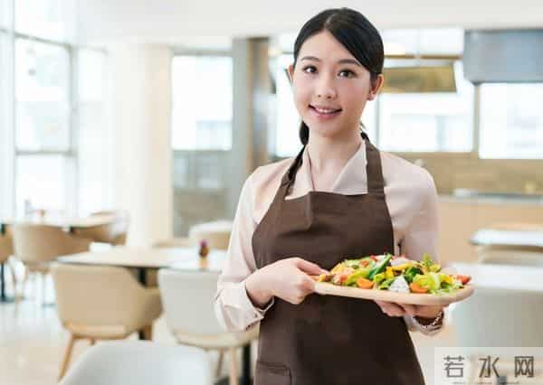 我29岁娶了公司食堂阿姨，婚后1个多月，董事长把我叫到办公室来