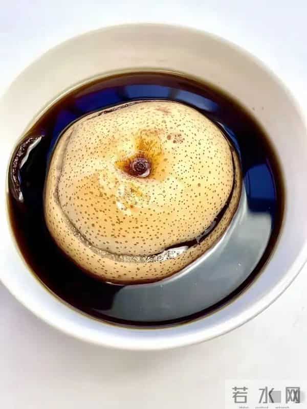 【秋冬咳嗽克星！一颗雪梨蒸出5种润喉方，全家抢着喝】