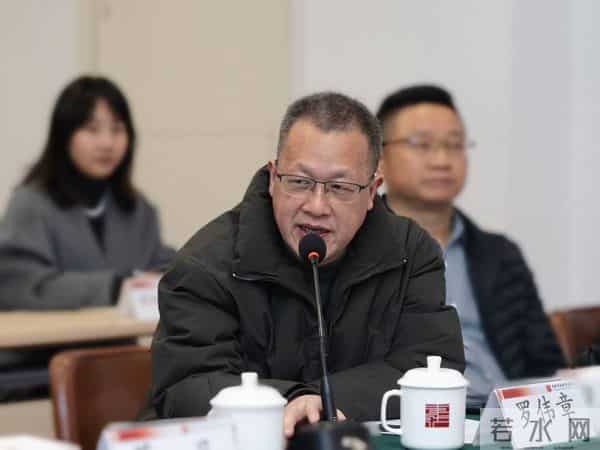 罗伟章《戏台》