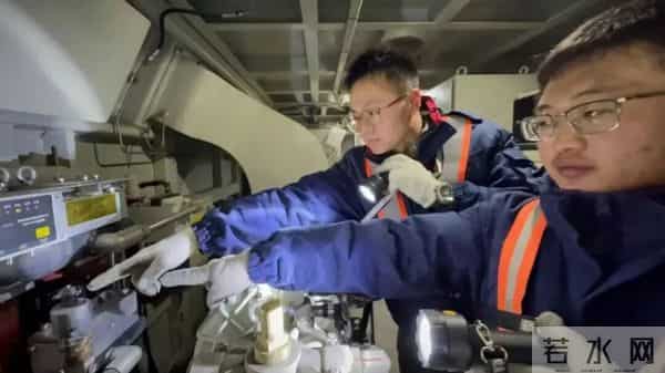 深夜2-30的铁路密码：新手火车司机如何站好第一班岗