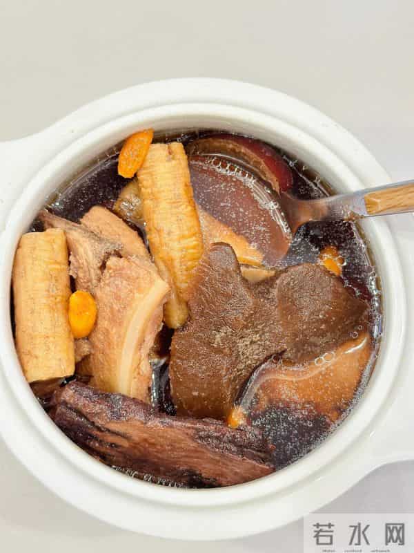 男人不补容易挎，这4种“男人汤”安排起来，补肾壮腰，强筋骨