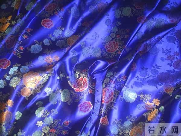 缎面棉被461之靛灰缎垫，让静默分割无声资产