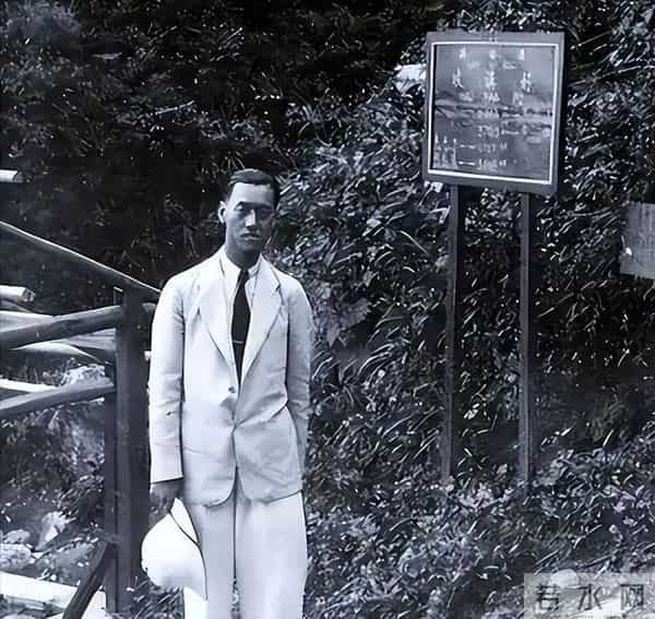 他是清华北大所有女生心中的男神，但他为了一个承诺，终身未娶