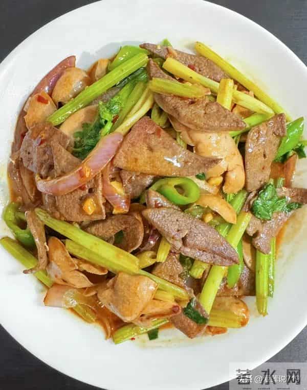 它被叫做“洗肠菜”，2块钱一大盘！润肠通便，肠道干净少生病