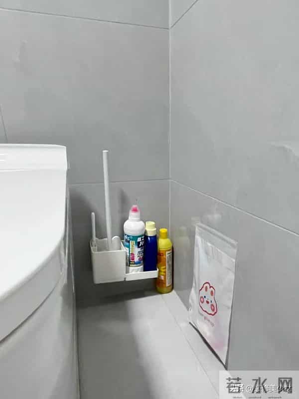被59岁阿姨的“卫生间智慧”征服了，网友：会过日子的人真了不起