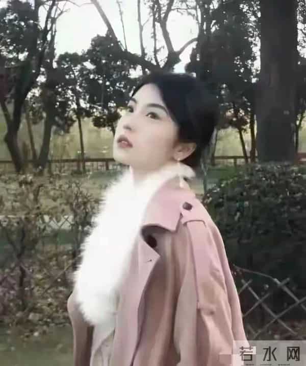 河南郑州一校花 169cm身高 身材拥有黄金比例 散发迷人身材魅力