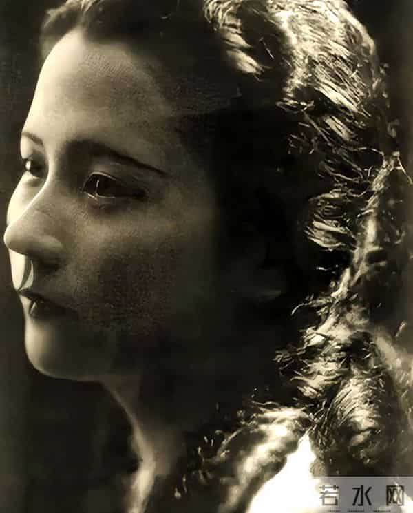 她是上海首席名媛，和戏子私奔生下6个孩子，如今个个都家喻户晓