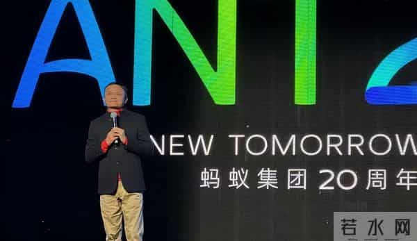 马云斥巨资在沙漠里种树,承诺每年1亿棵,9年过去了,树怎样了