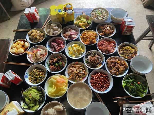 旧碗不换年难过，新碗不添人不旺，破瓷片里藏着啥秘密？