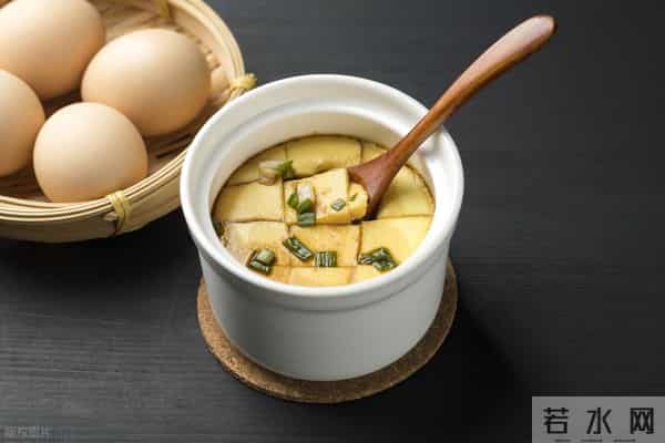 50岁女子感染甲流，天天吃蒸鸡蛋，复查时医生称赞：3点做得好