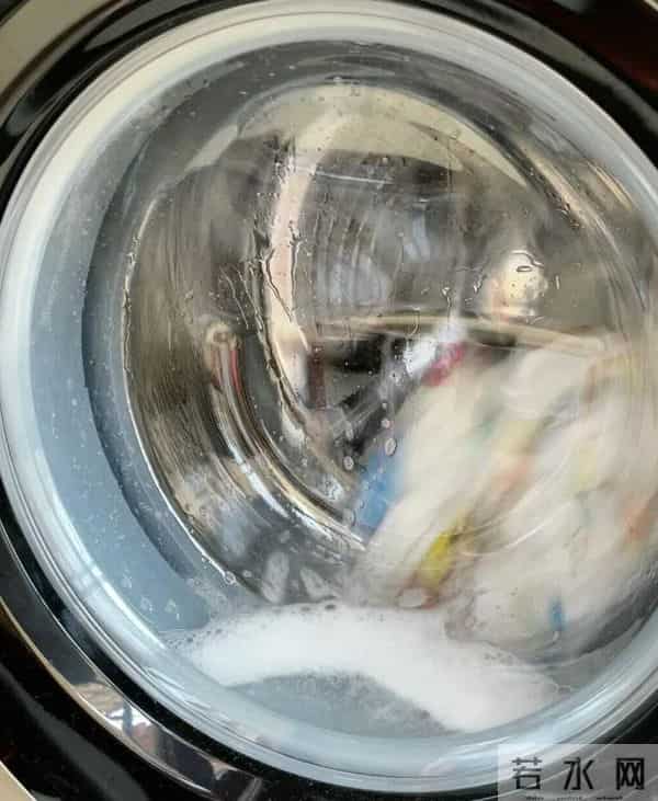 为什么年轻人都不用滚筒洗衣机了？听内行人说完，恍然大悟！