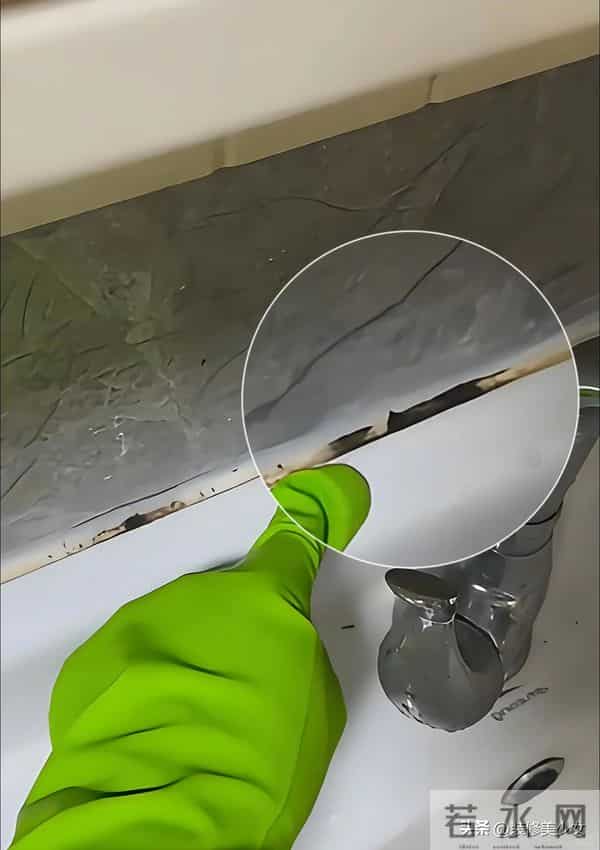 被59岁阿姨的“卫生间智慧”征服了，网友：会过日子的人真了不起