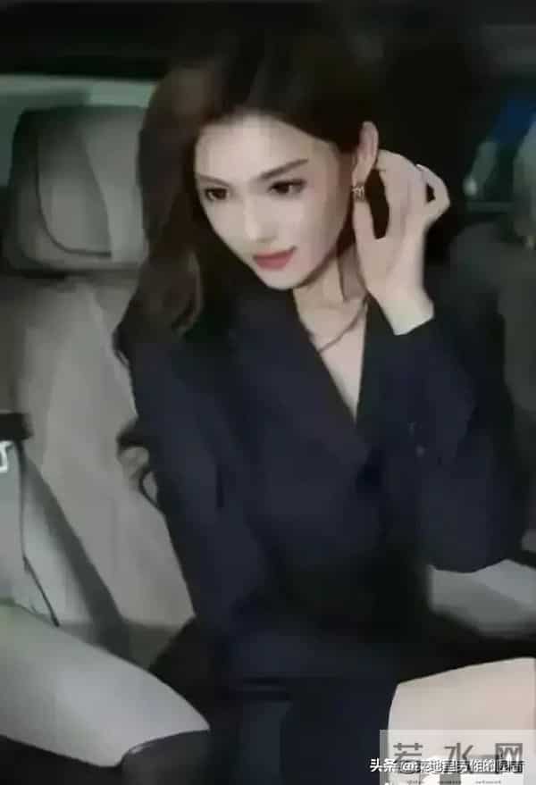 顶级车模王琳 身高179cm 身材拥有黄金比例 散发迷人身材魅力