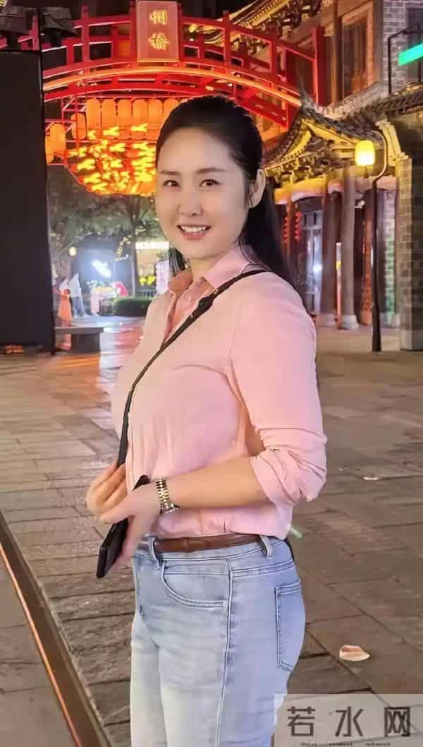 这女人一看就旺夫，天庭饱满，谁这么有福气会娶了她