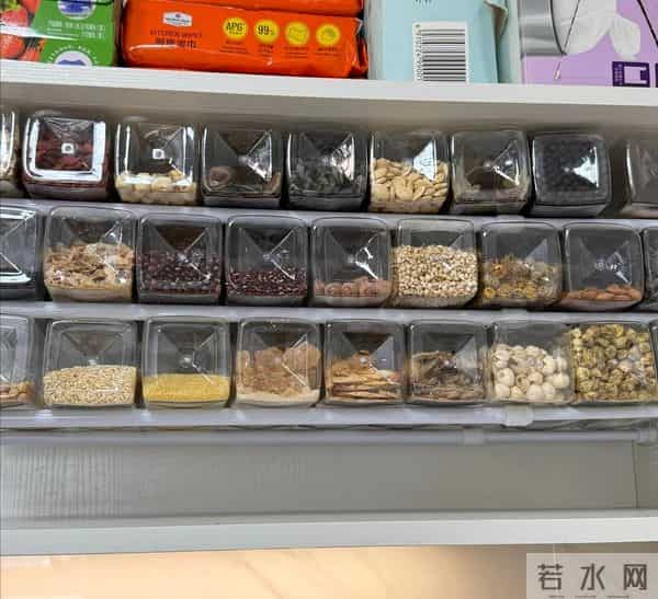 被邻居阿姨的收纳能力震惊了，这井井有条的程度也太牛了！