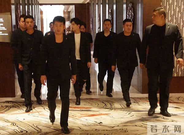 杜崽好色惹祸，加代出面被富二代看不起！代哥说自己是勇哥亲弟弟