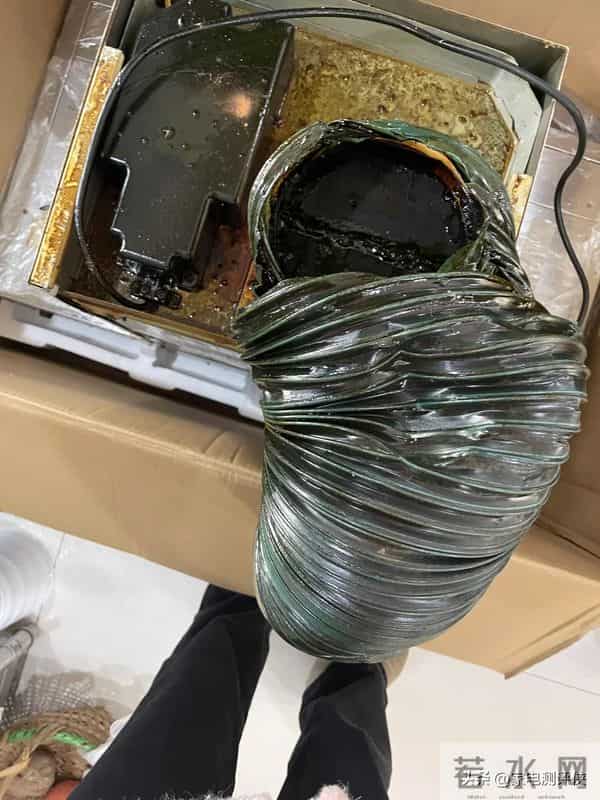 为什么油烟机明明没坏,但就是不吸烟?内行人:别再上赶着当韭菜