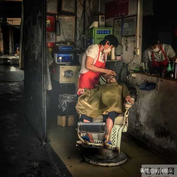 街边理发店接连关门,低价竞争逼疯同行,谁在幕后收割这波红利?