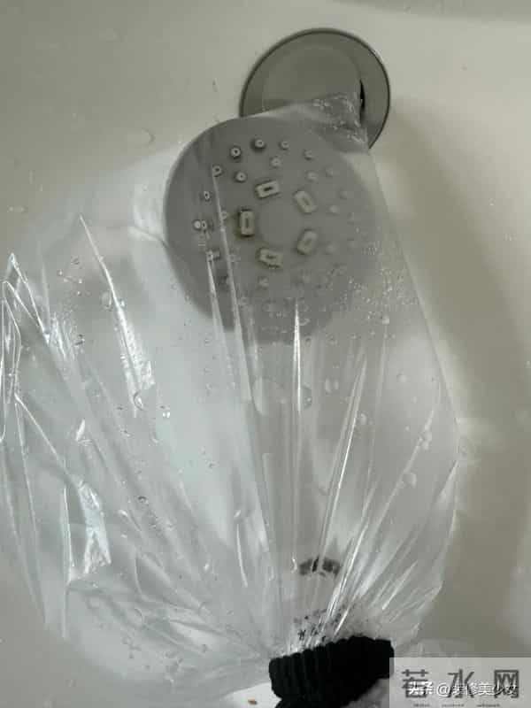 被59岁阿姨的“卫生间智慧”征服了，网友：会过日子的人真了不起