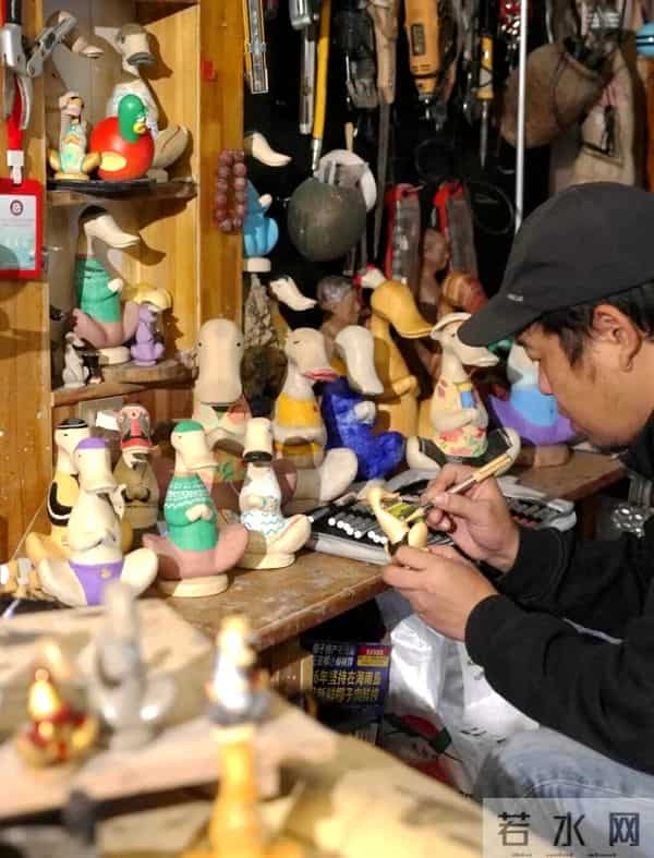 捏泥巴二十年,他靠一只鸭子火出了圈