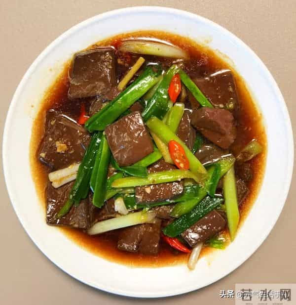 补血是猪肝的7倍,中老年人一周吃3回,面色红润力气足,错过亏大