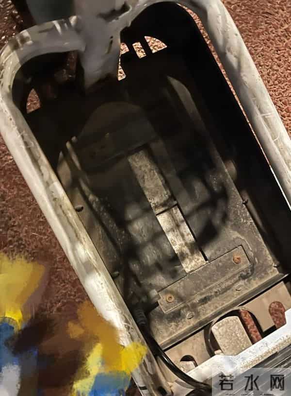 被年轻人的“电动车小配件”惊到了！网友直呼：会生活的人了不起