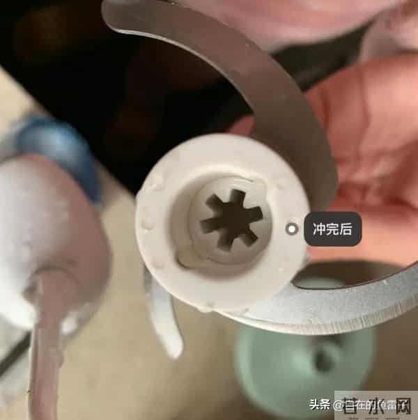 被网友的生活智慧惊呆了！小家电换个思路清洗，干净又轻松