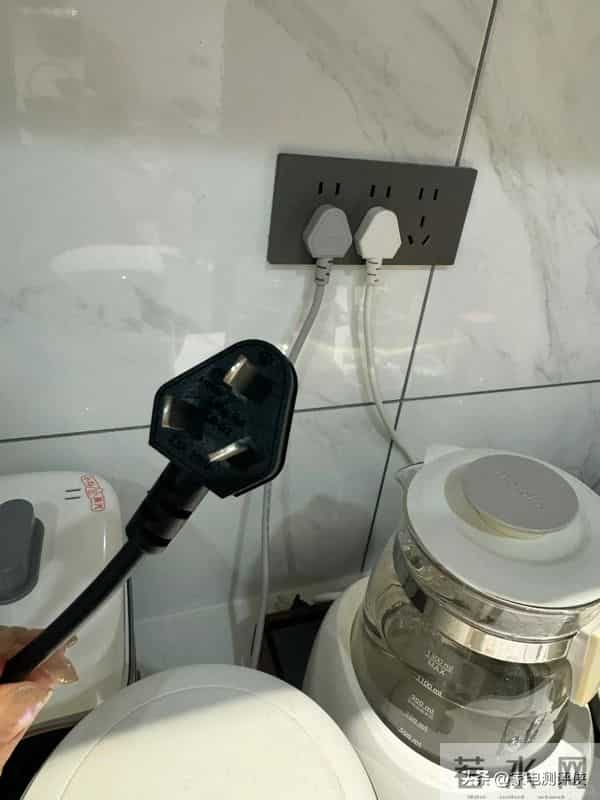 别怪我没提醒你:这5类家电,没坏也要扔掉,不然害人又害己!