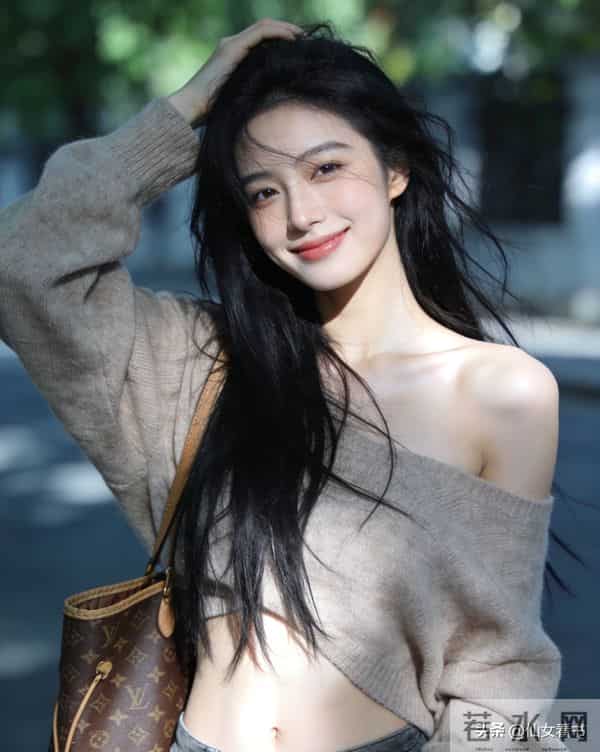 假千金身份曝光的那天 霍时景为了甩掉我给白月光腾地儿 当众羞辱我