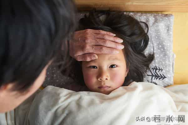 甲流感染发生四个症状时一定要去医院，千万不要在家里硬撑