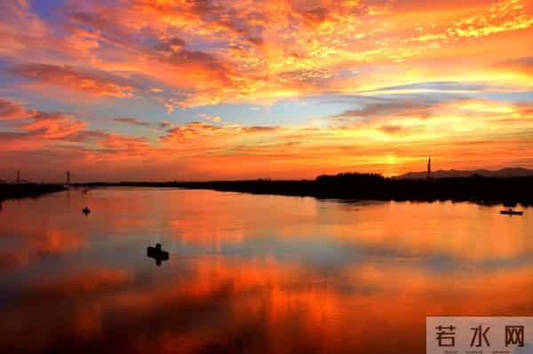 老祖宗说：“人过六十，不留五衣”，清理衣柜别忘扔哪五种衣服？