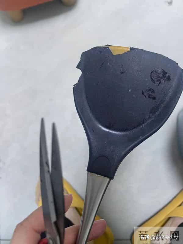 断舍离清单：扔掉厨房“这10样”东西，别坑了家人！