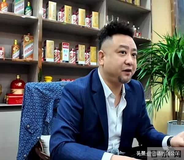 一年130场酒局最终用生命买单，42岁男子倒在酒桌上留下一墙茅台