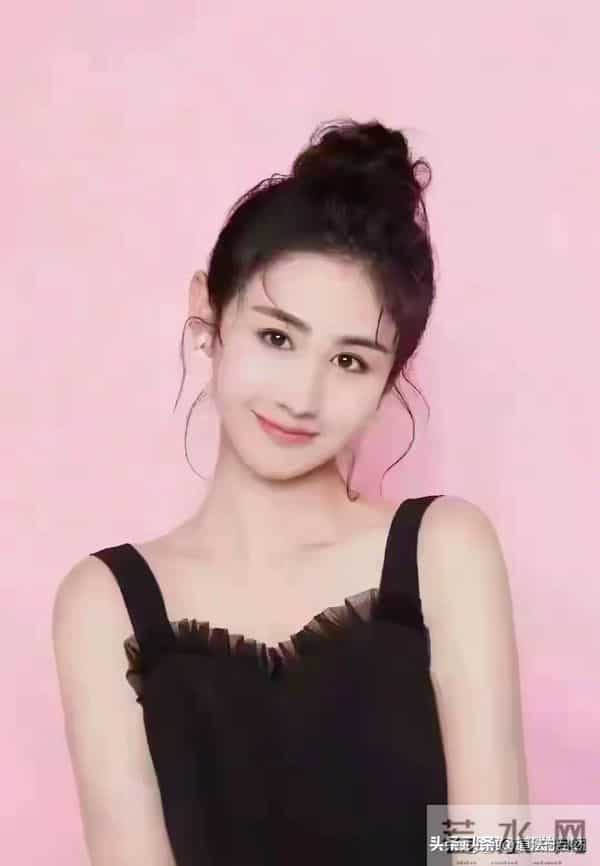 南京理工大学校花 拥有172cm超模身材和天使脸庞 美得犯规