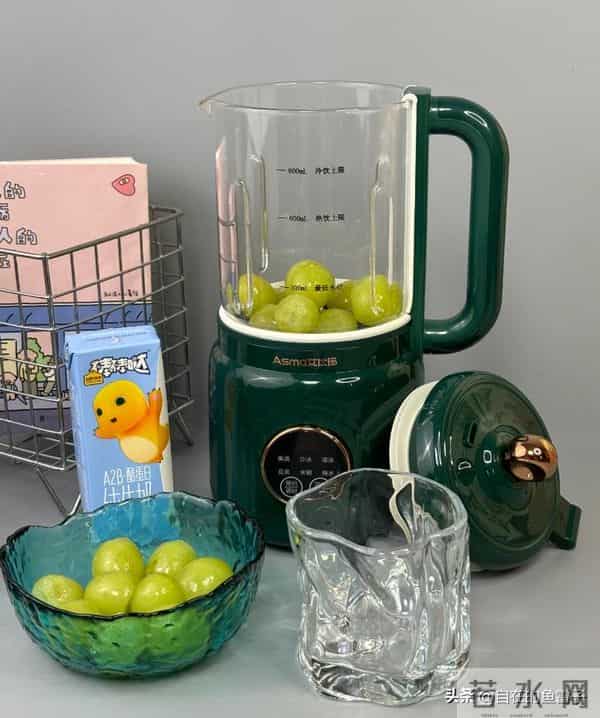 被网友的生活智慧惊呆了！小家电换个思路清洗，干净又轻松