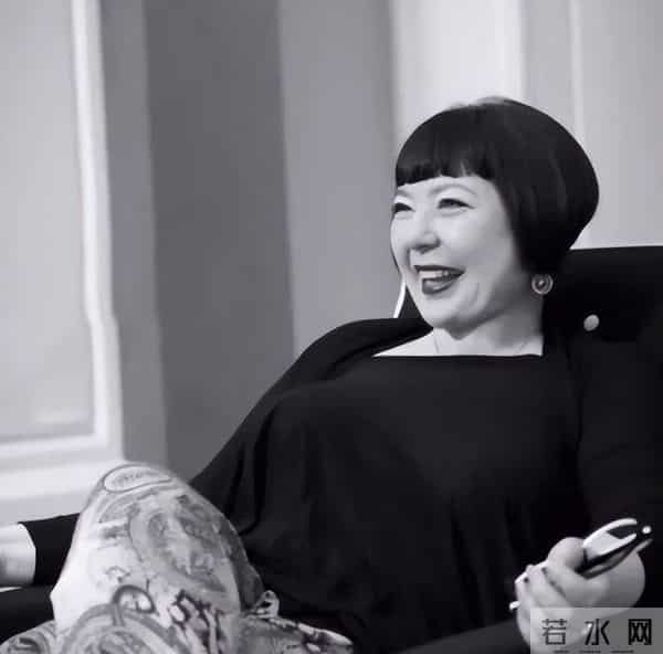 她是上海首席名媛，和戏子私奔生下6个孩子，如今个个都家喻户晓