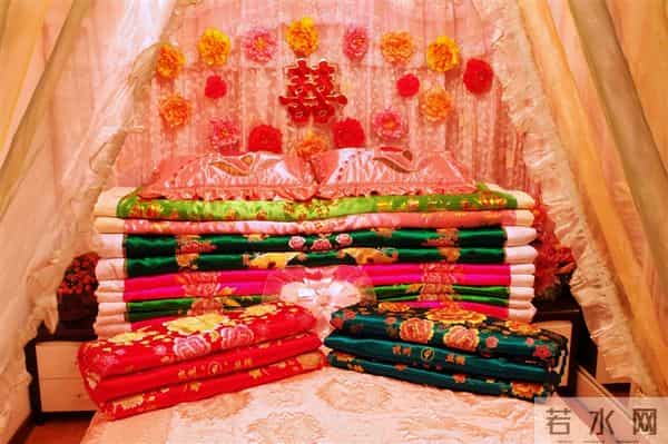 缎面棉被461之靛灰缎垫，让静默分割无声资产